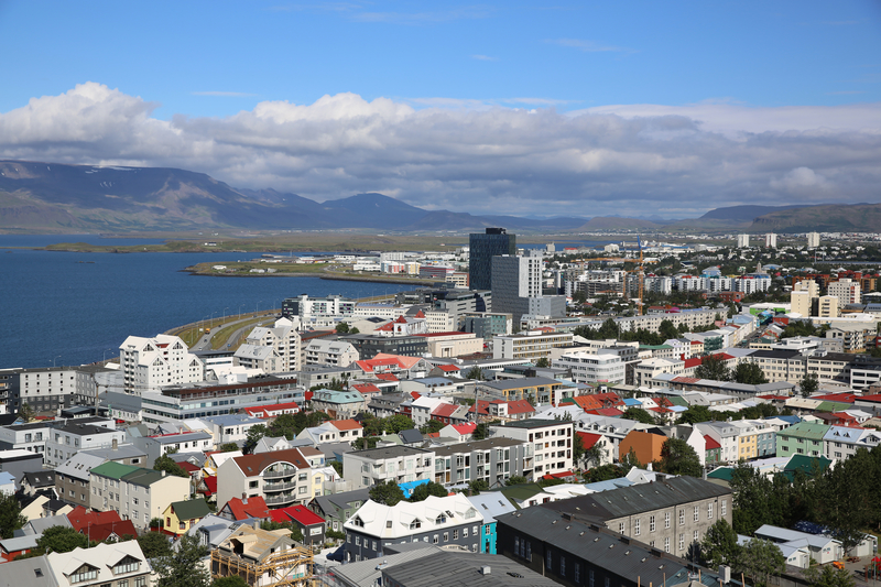 Reykjavik Airport serves internal Iceland and Greenland flights, transatlantic ferry flights and private flights as well. 